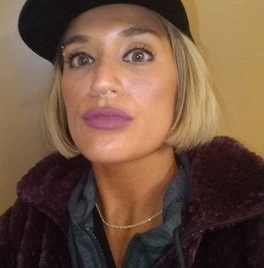 Meet your Posher, Toni